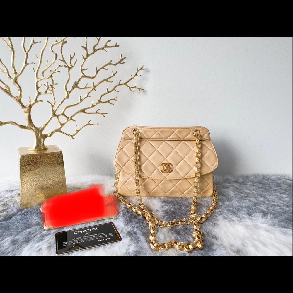 💯 Authentic vintage Chanel Chain bag